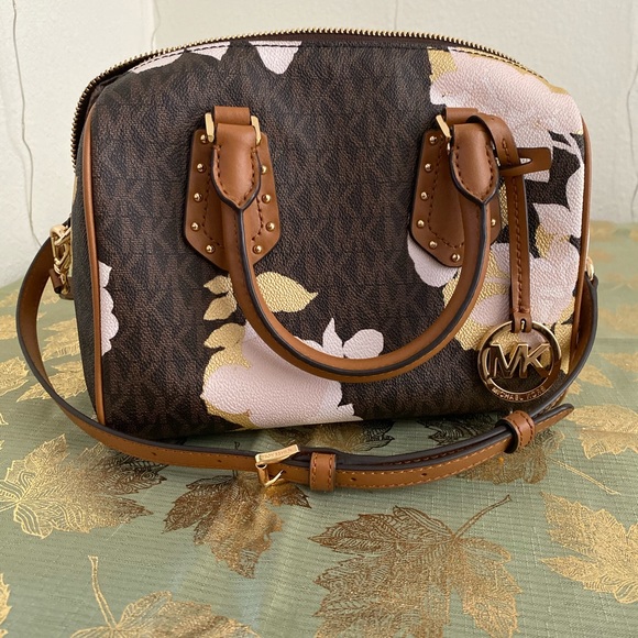 Michael Kors Aria small signature bag - Picture 2 of 4